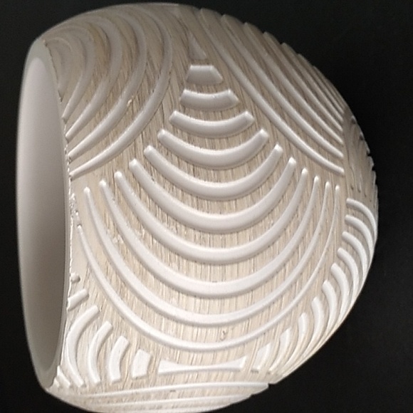 Decorative textured ceramic pot bowl or vase - Picture 3 of 5